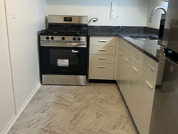 3rd image of 1450 E 55th Pl APT 719S