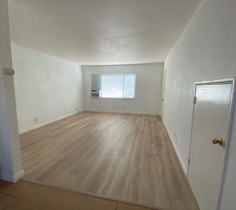 1st image of 1072 W Wilson St #B