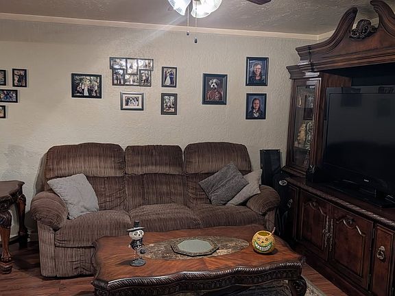 2nd image of 206 1/2 S Main St