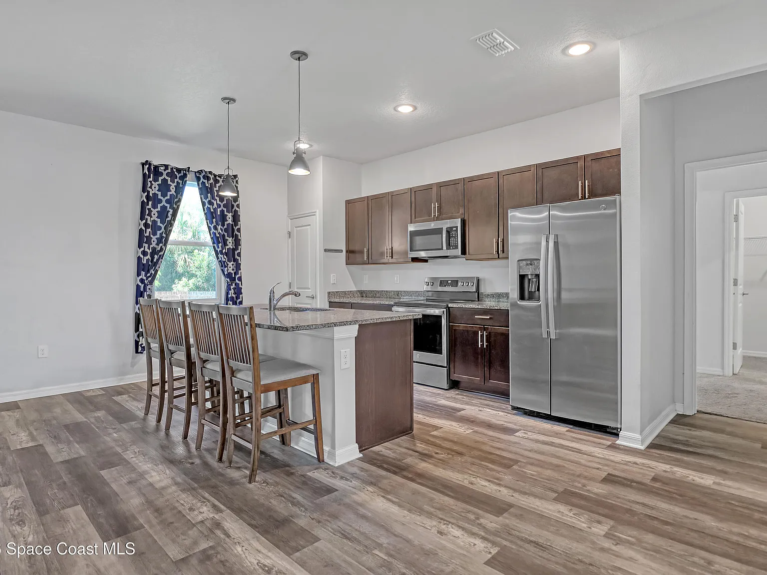 3 bed, 2.0 bath, 1541 sqft, $2,250 — Photo 4