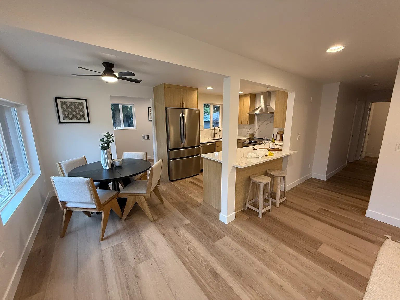 3 bed, 1080 sqft, $3,750 — Photo 3