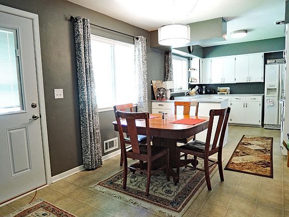 4th image of 1066 Butternut Ave