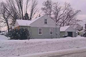 4th image of 828 N 8th Ave