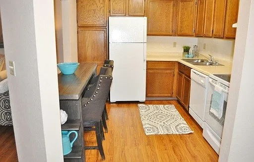 Island Place Apartments - On the River — Photo 51