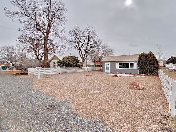 4th image of 1445 Pinyon Ave