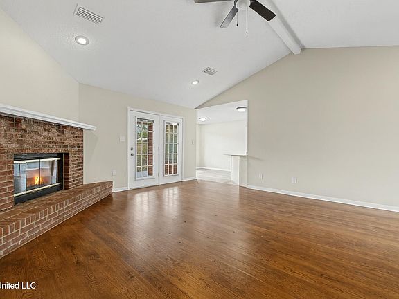 3rd image of 109 Mossy Oak Rd