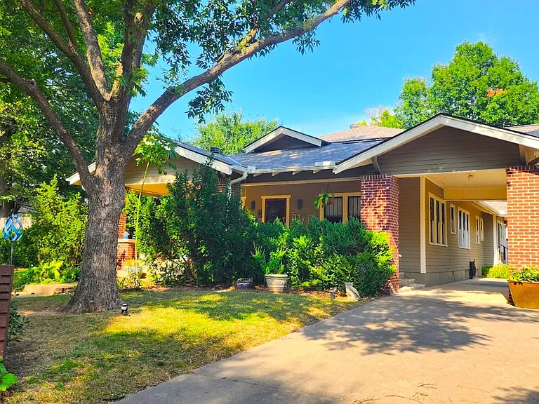 517 S Flood Ave — Photo 1
