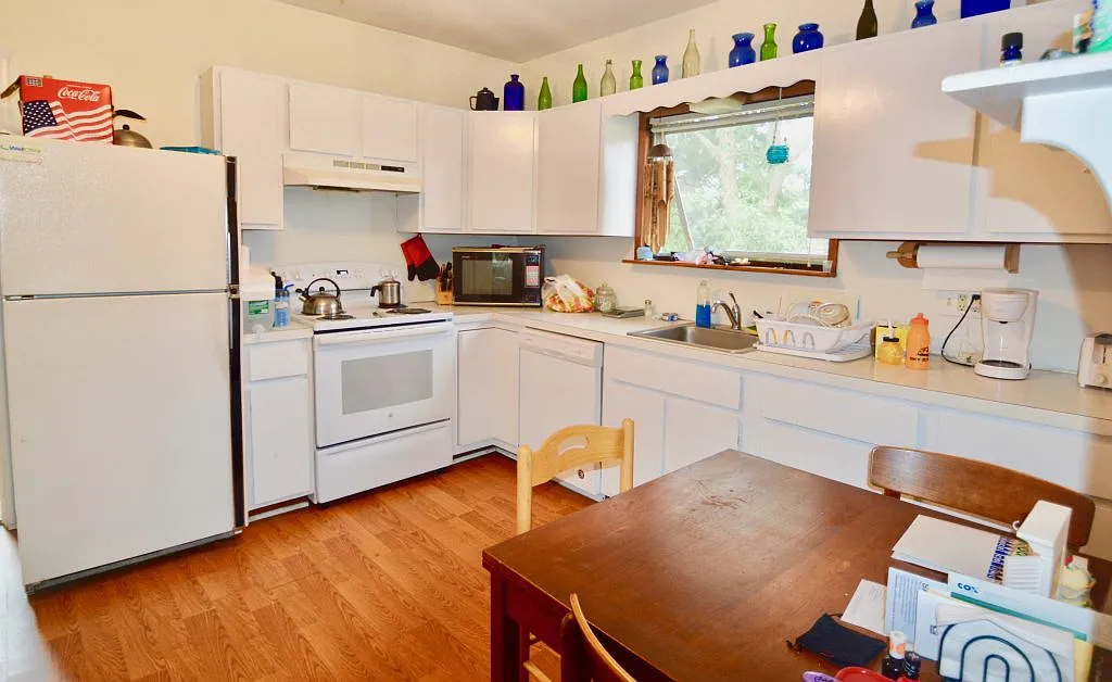 3 bed, 1700 sqft, $2,700 — Photo 4