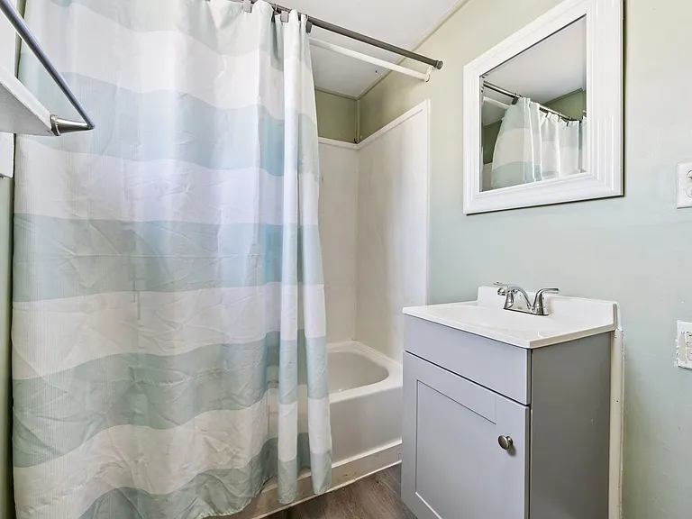 706 N White St — Photo 17