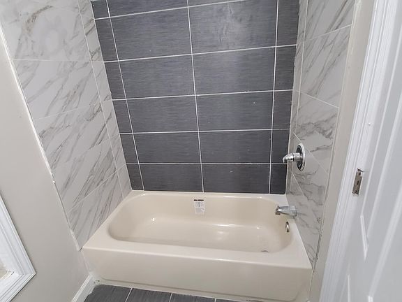 5th image of 56 William St #3