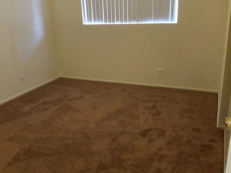 Berkley Square Apartments — Photo 6