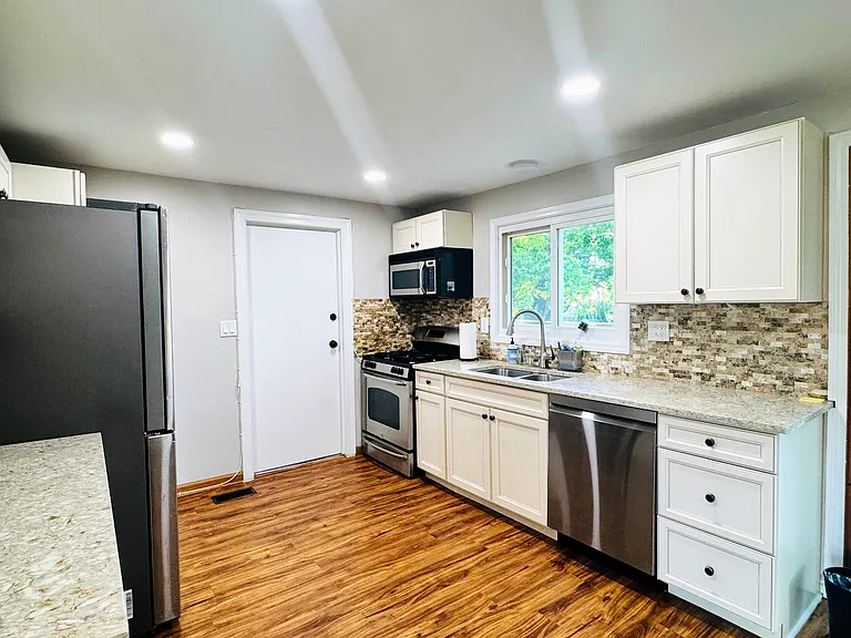 134 S Salem Dr — Photo 9