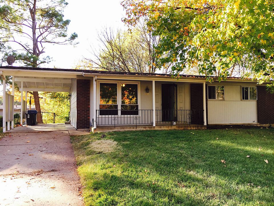 1st image of 690 Sherwood Dr