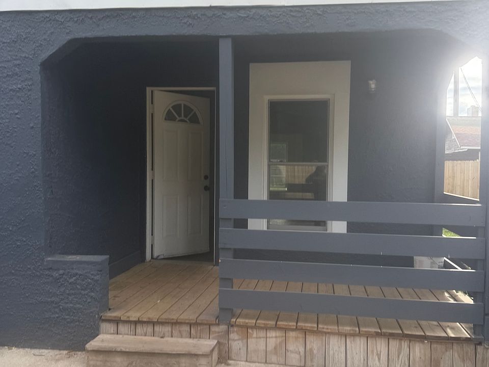 1st image of 10 Richards Pl #1