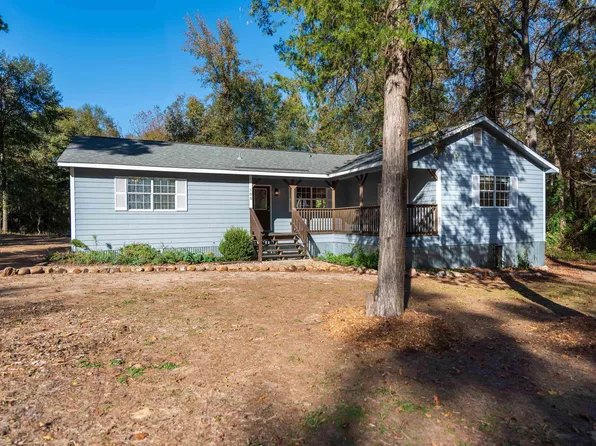 105 Llano Ct, Scroggins, TX 75480