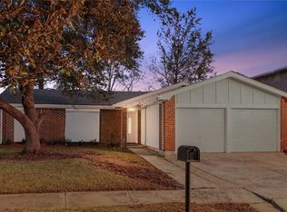 3725 Woodbriar Dr, Harvey, LA 70058