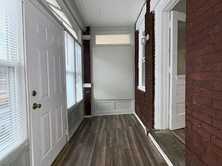 2121 Anchor St — Photo 3