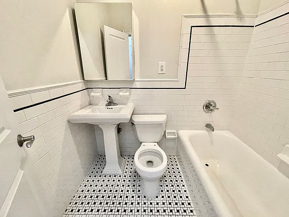 5th image of 166 2nd Ave APT 3J