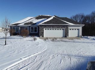 1432 Walter Mapp Dr, Riverside, IA 52327