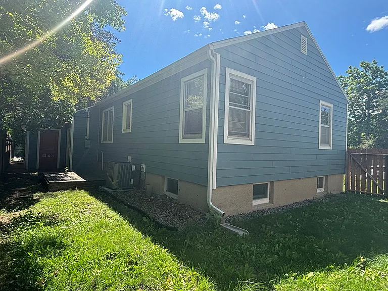 1105 Harvard Ave — Photo 12