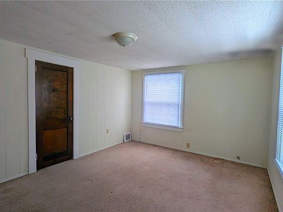 5th image of 605 17th St NW