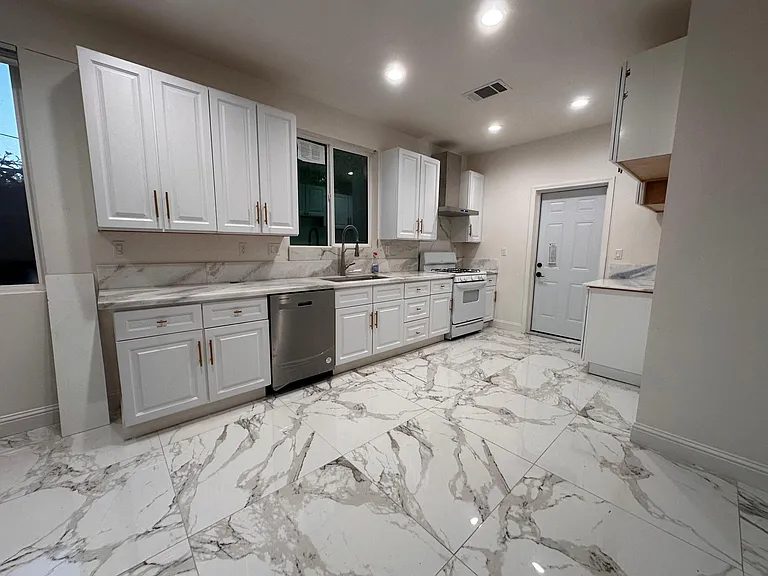 299 W Colony Rd — Photo 4