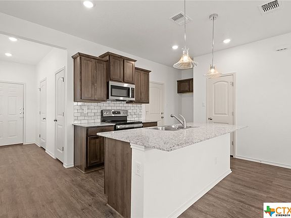 5th image of 211 Green Valley Dr