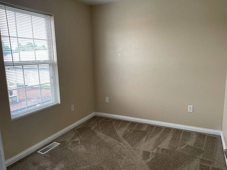 Fox Brook Apartments — Photo 27