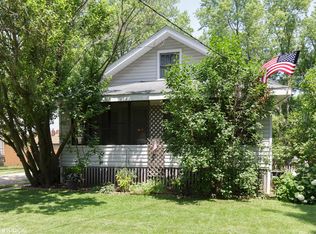 517 E Jackson St, Woodstock, IL 60098