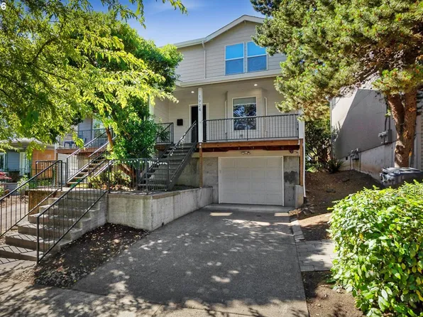 1924 SE Sherrett St, Portland, OR 97202