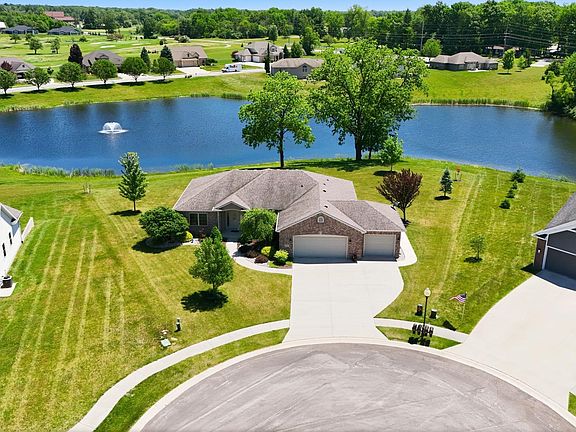 5th image of 103 Mactavish Ct
