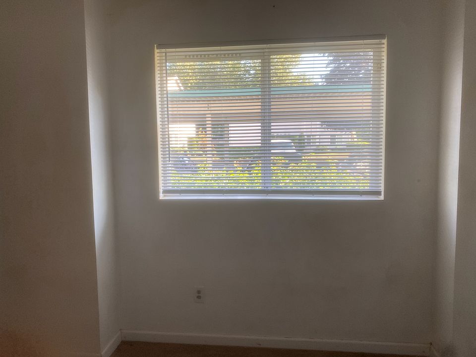 2nd image of 1101 37th St SE