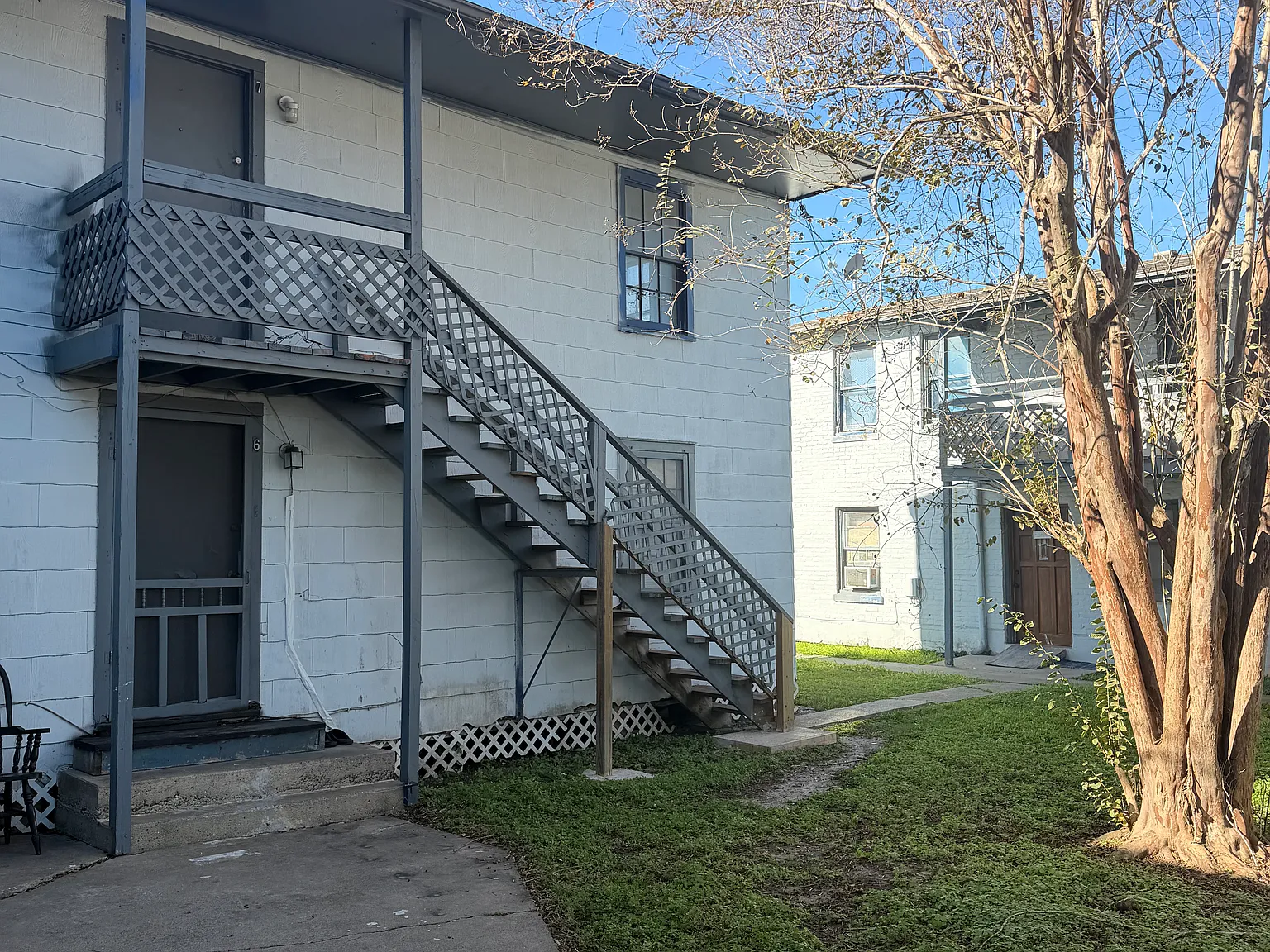 1 bedroom and 1 bathroom apartment — Photo 1