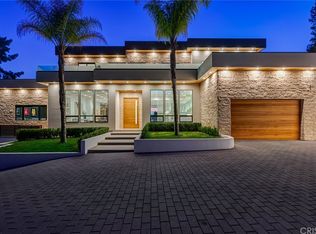 4136 Hayvenhurst Dr, Encino, CA 91436