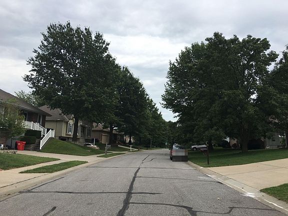 4th image of 417 NW Eastwood Dr