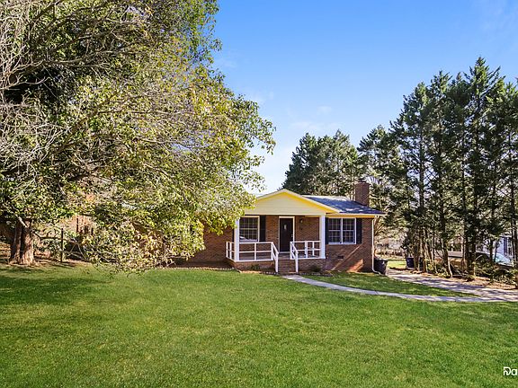 2nd image of 70 Carter Cir