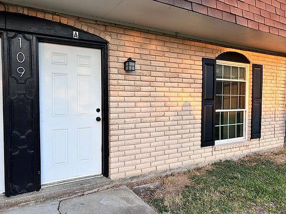 2nd image of 109 Sylvan St #A