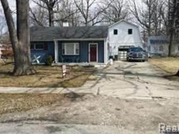 1761 Colorado St, Marysville, MI 48040