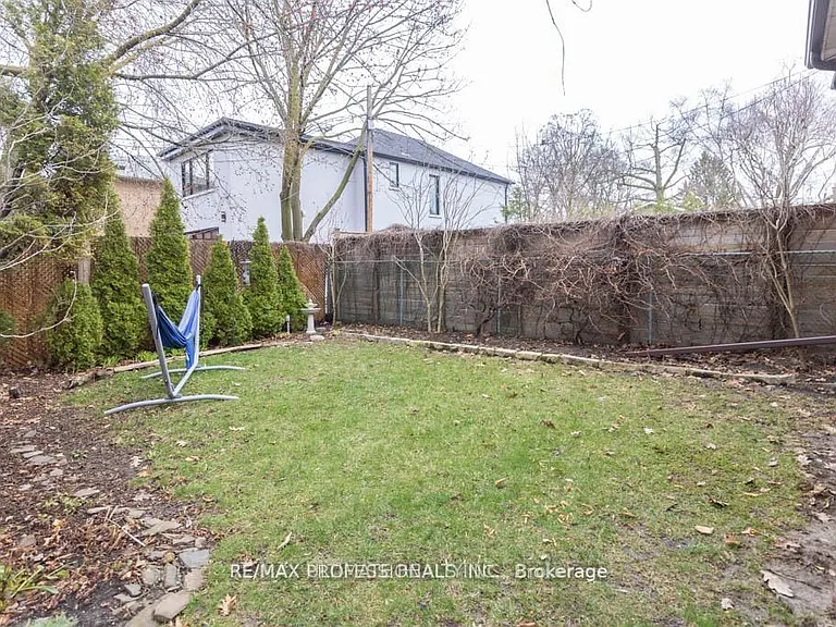 41 33rd St — Photo 35