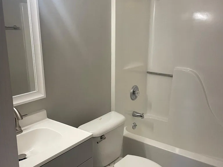 675 Banyon Tree Way #B — Photo 1