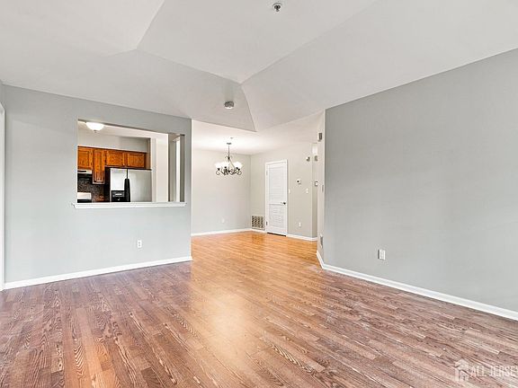 5th image of 1634 Waterford Dr