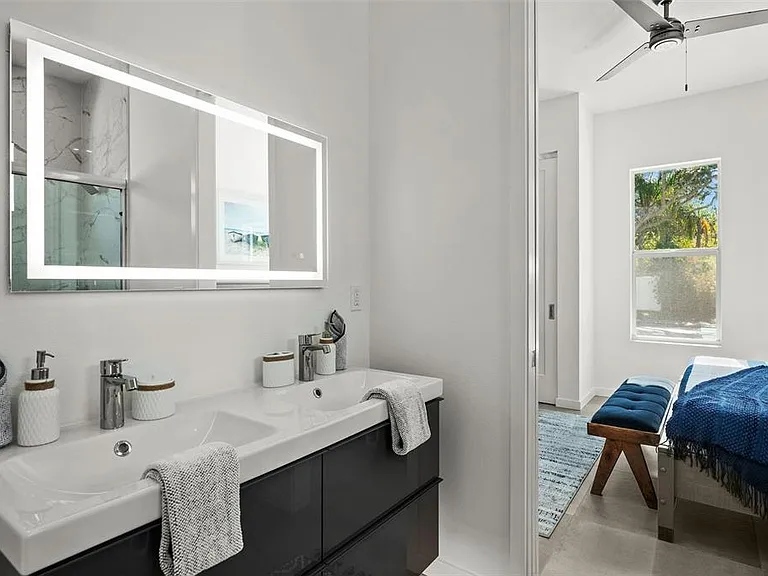 2375 Waldemere St — Photo 28