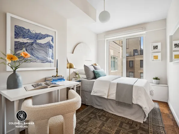 1050 5th Avenue image 19 of 24