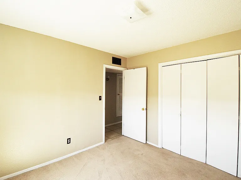 216 Cutlass Dr #B — Photo 13