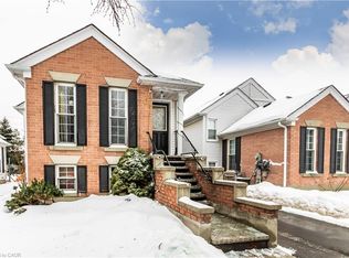 61 Wake Robin Dr, Kitchener, ON N2E 3L4