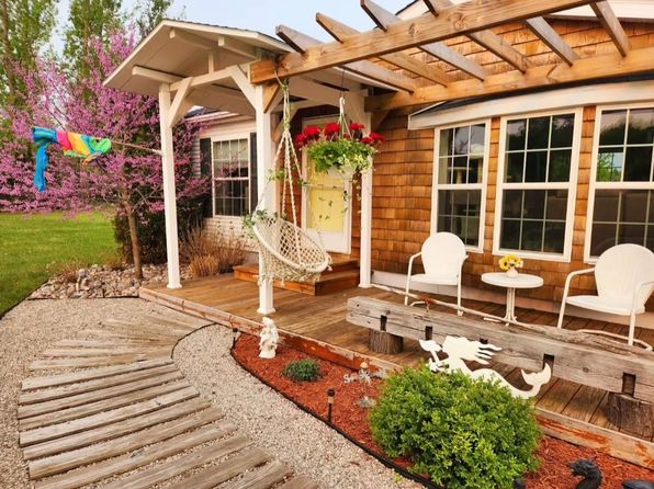 8972 S Maple City Rd