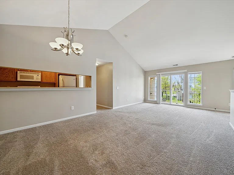 3317 Reeves Dr — Photo 9