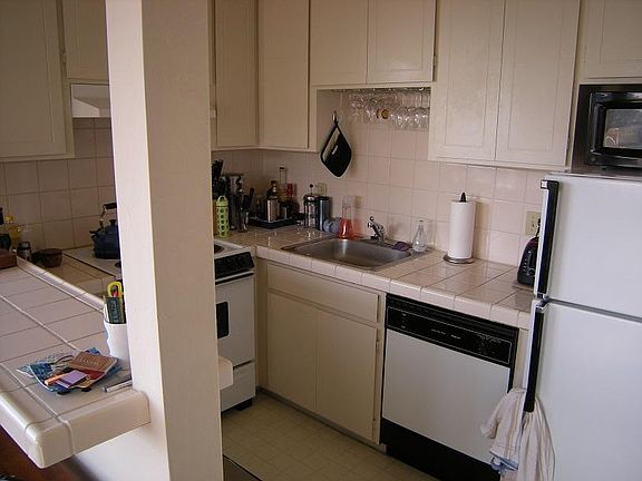 4th image of 2201 Laguna St APT 601
