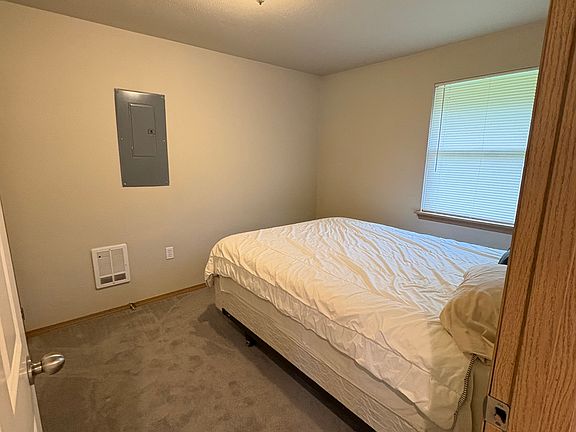 4th image of 14714 176th St E #1