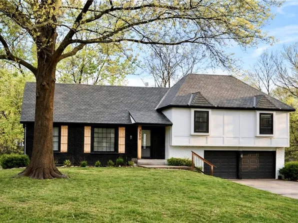 3510 NE Kingwood Pl, Lees Summit, MO 64064